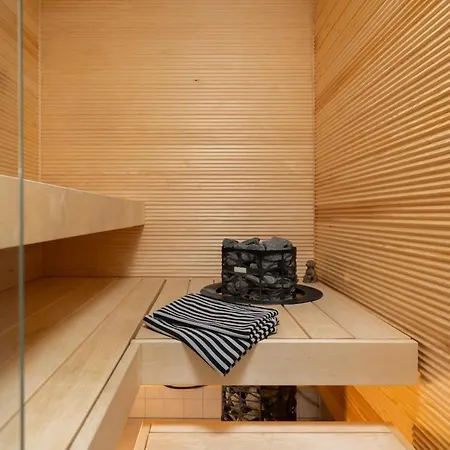 Santa's Forest Home, Private Sauna By Lapland Host Apartamento